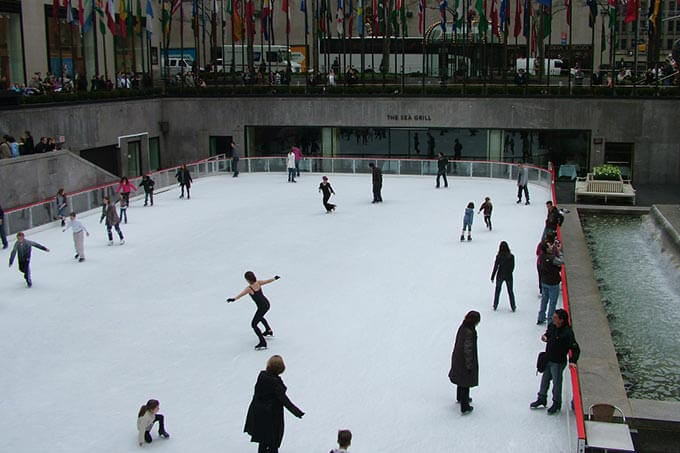 Lower Plaza mit Eisbahn vor dem Rockefeller Center